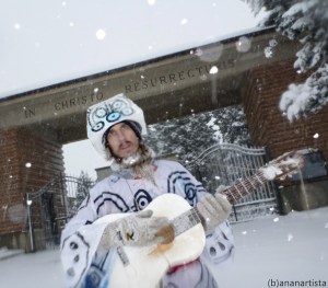 (b)ananartista SBUFF - snowstorm singer