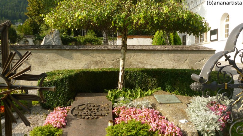 SULLA TOMBA DI GEORG TRAKL minimal art zen photography by (b)ananartista sbuff © 2015 all rights reserved