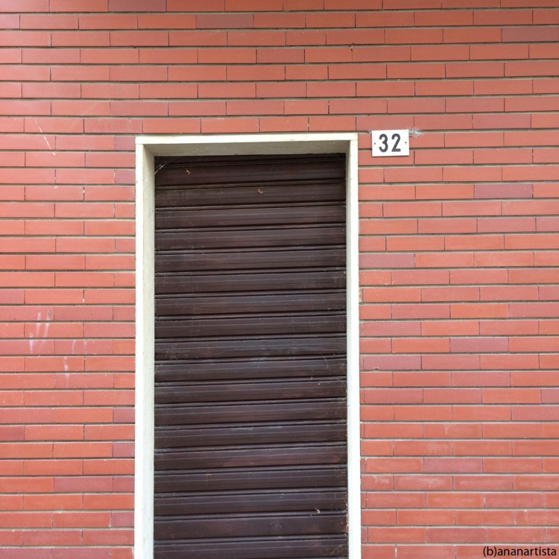 La porta da non aprire: fotografia di (b)ananartista sbuff