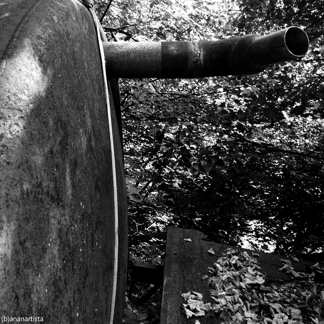 amando me stesso ho trovato un tubo: minimal industrial photography art by (b)ananartista sbuff