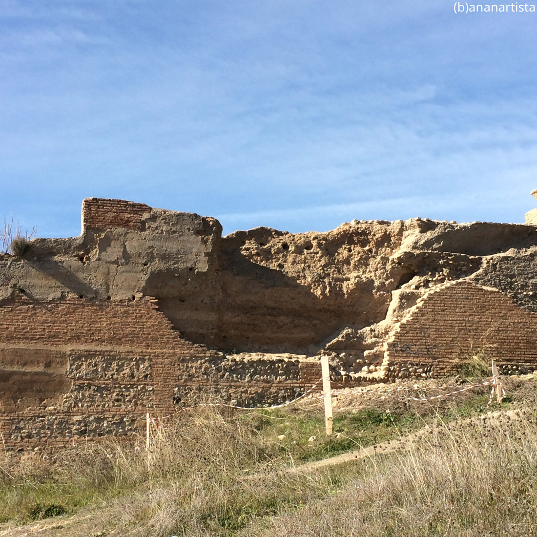 la rocca di tebe espugnata dai macedoni: fotografia di (b)ananartista sbuff