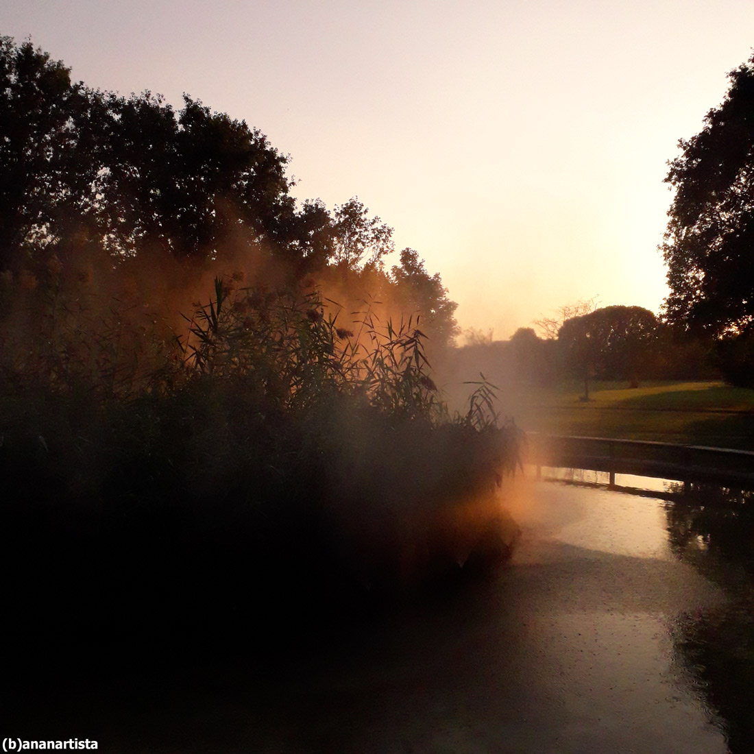 piramide di vuoto : fotografia di (b)ananartista sbuff